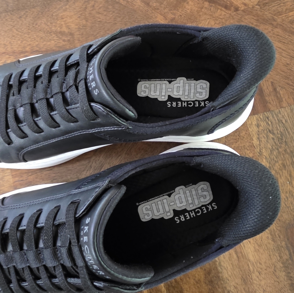 Size 10 men Skechers slip on. - Picture 4 of 6
